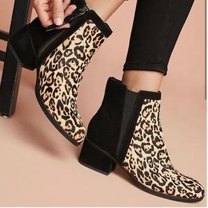 Splendid Leopard & Suede booties size 7
